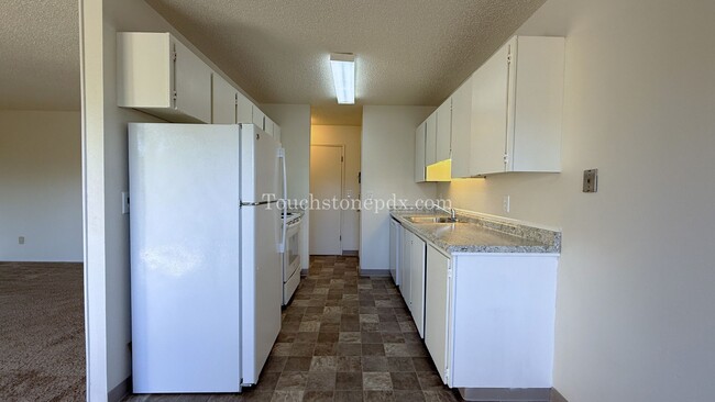 Building Photo - Charming 1-Bedroom Apartment in the Heart ...