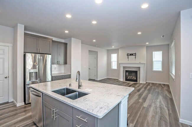 Building Photo - Newer 3-Bed Edgewood Home with A/C, Loft, ...