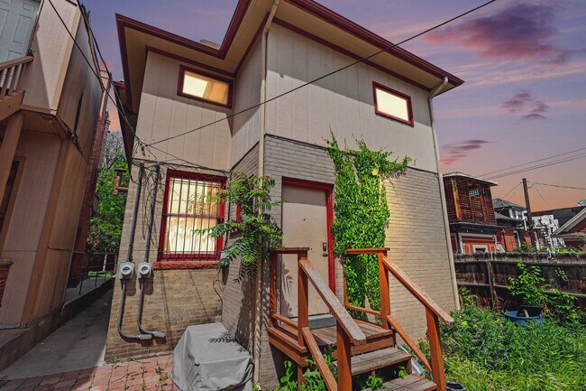 Building Photo - 1270 Emerson St