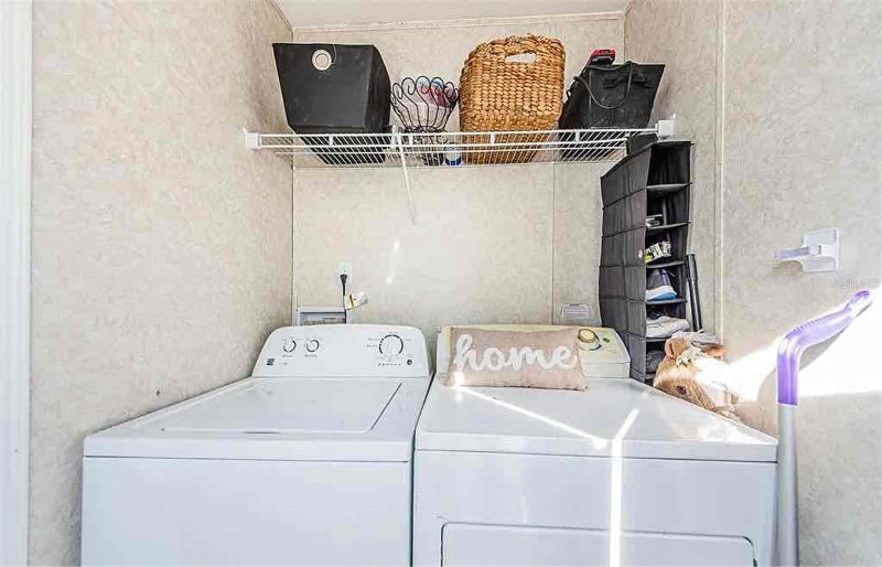 Building Photo - 9514 Chris St