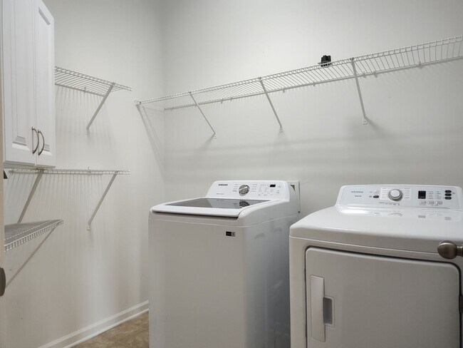 Building Photo - Beautiful home located in the Ardrey Woods community!