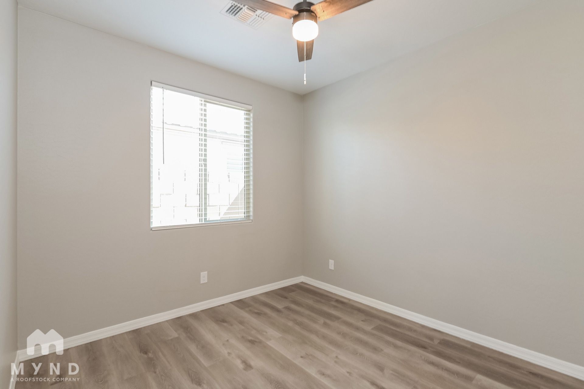 Building Photo - 20887 E Swan Dr