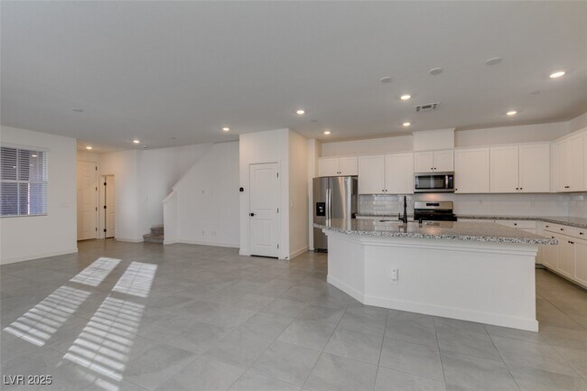 Building Photo - 3723 Trancoso Ave