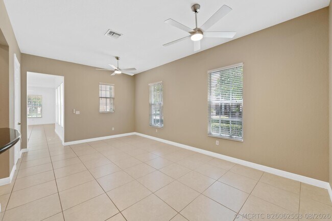 Building Photo - 870 NW 83rd Ln