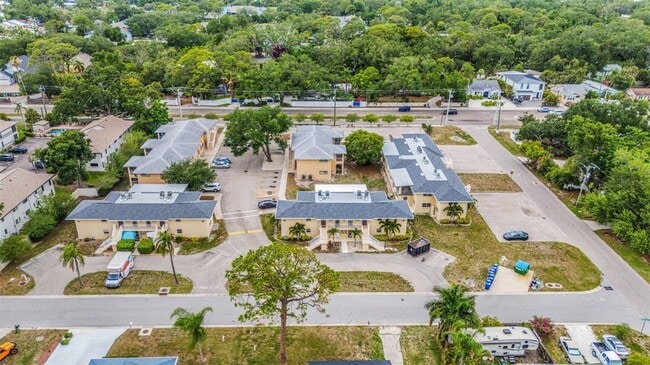 Building Photo - 2826 W Rainbow Cir