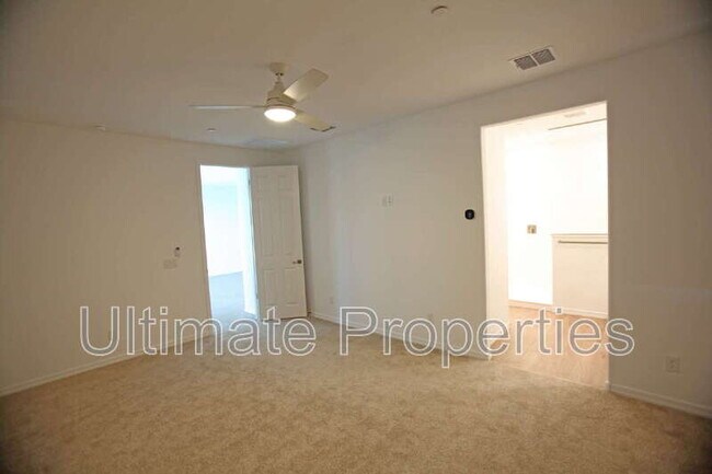 Building Photo - 13589 W Shifting Sands Dr