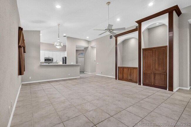 Building Photo - 2426 Sandy Cay