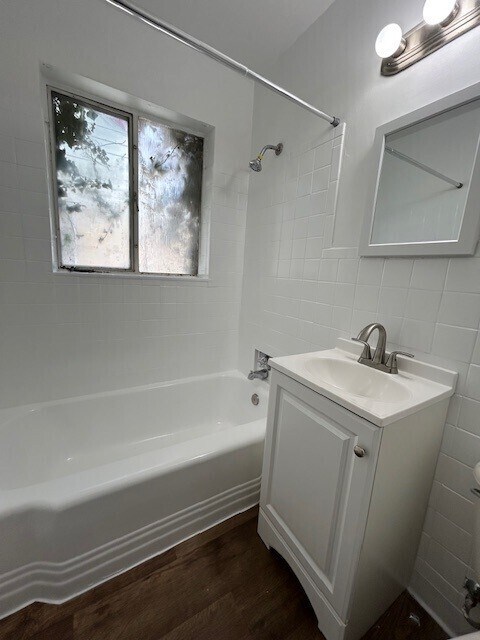 Building Photo - Available now! Spacious living room. Newly...