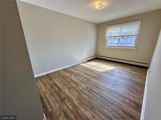 Building Photo - 1566 N Woodbridge St