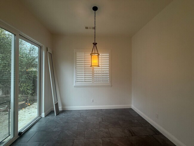 Building Photo - ***JUST REDUCED!!!*** 2-Bedroom, 2-bathroom single level home located in Country Club Villas in L...