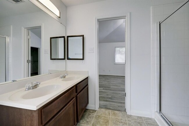 Building Photo - 25407 Clover Ranch Dr