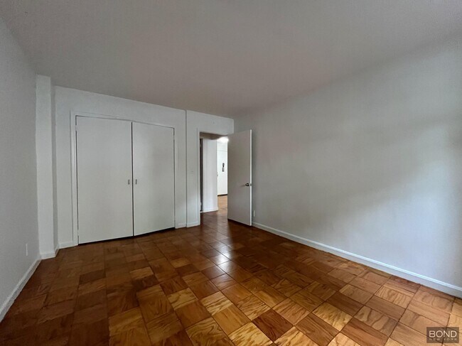 Building Photo - 236 E 36th St
