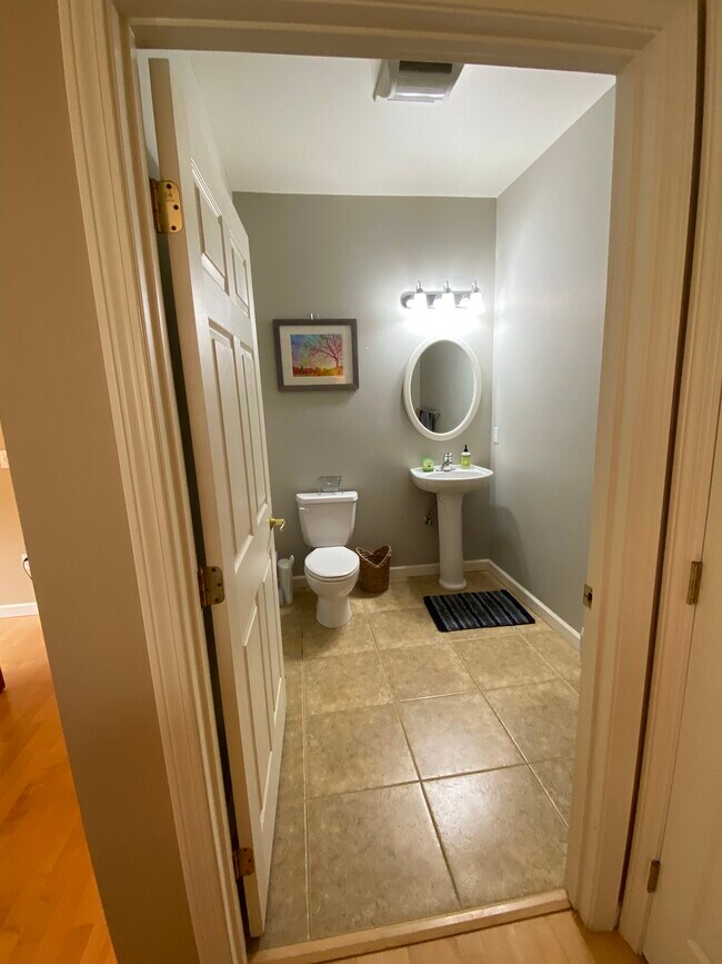 Building Photo - 7 Marion Ave