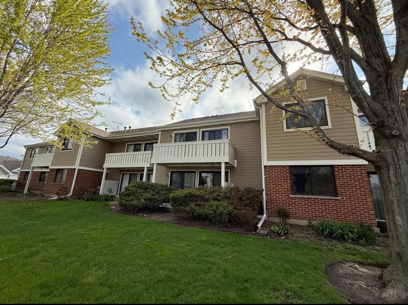 Building Photo - 380 Heather Ct