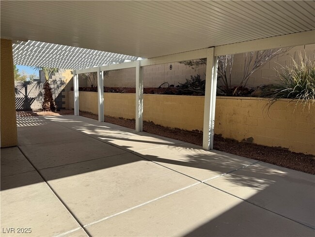 Building Photo - 204 Odyssey St