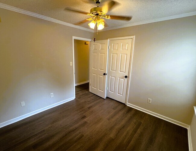 Building Photo - 2271 Lake Springs Ln