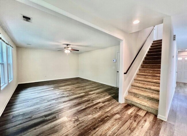 Building Photo - 85 Whitetail Cir