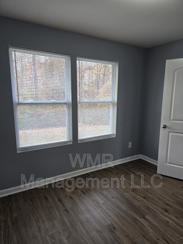 Building Photo - 912 Sherman St