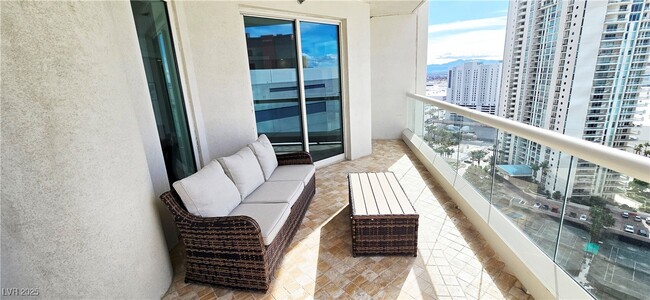 Building Photo - 2747 Paradise Rd