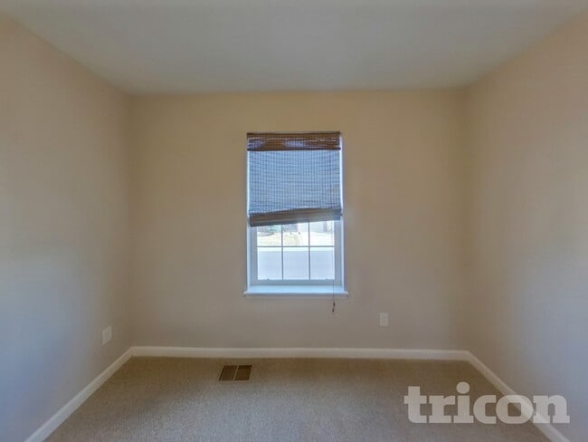 Building Photo - 7360 Blue Water Dr