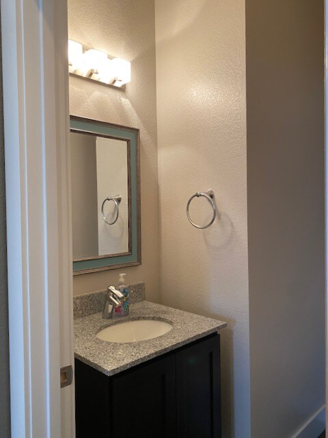 Building Photo - Across from Central Park, 3 bed/4 bath Townhome AVAILABLE 9/1/26