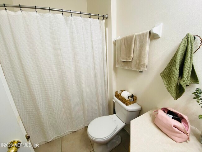 Building Photo - 10550 Baymeadows Rd