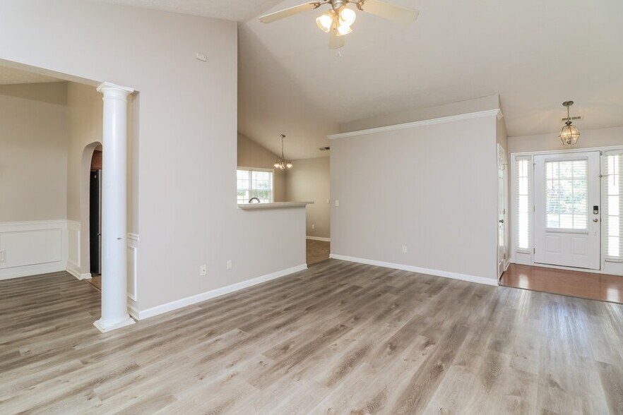 Building Photo - 216 Overlook Dr