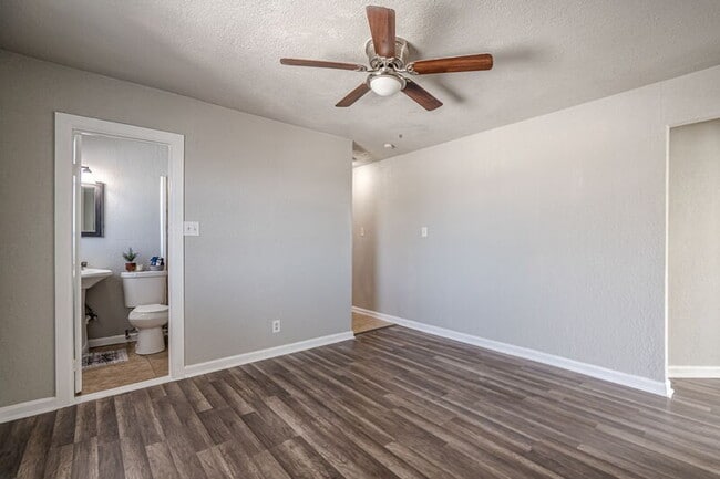 Building Photo - 2323 Arbor Pl