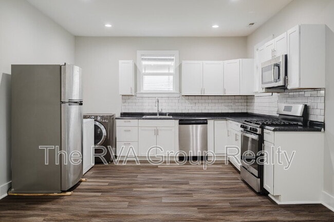Building Photo - 218 E 34th St