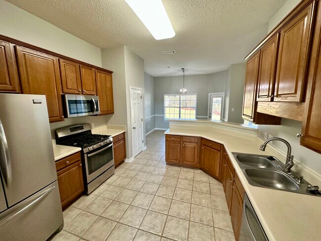 Building Photo - 27094 Stratford Glen Dr