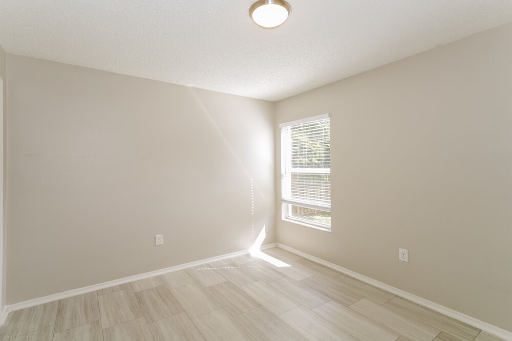 Building Photo - 26808 Haverhill Dr