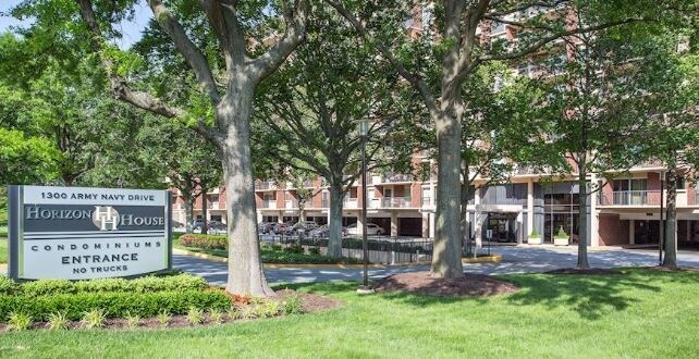 Building Photo - 1300 Army Navy Dr