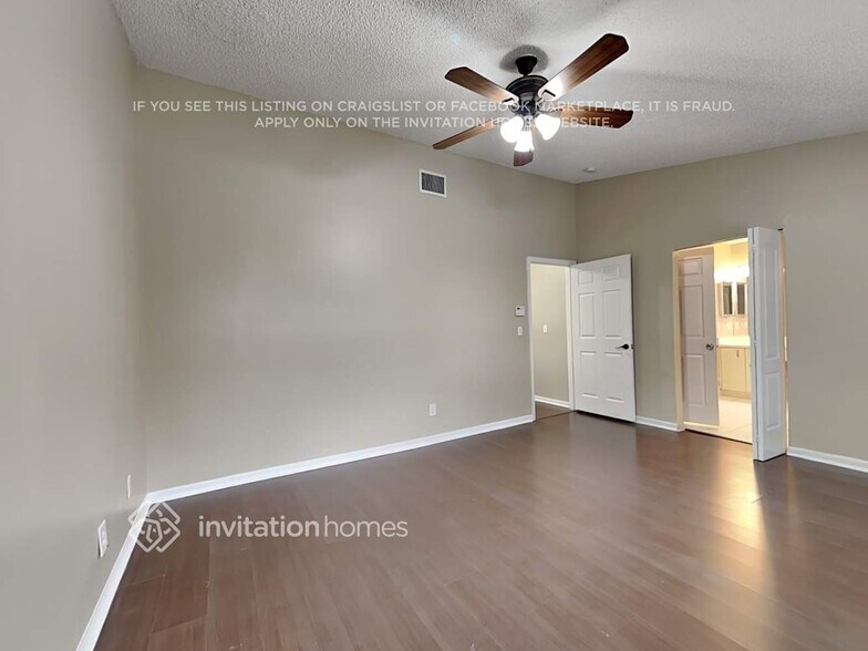 Building Photo - 5542 NW 53rd Cir