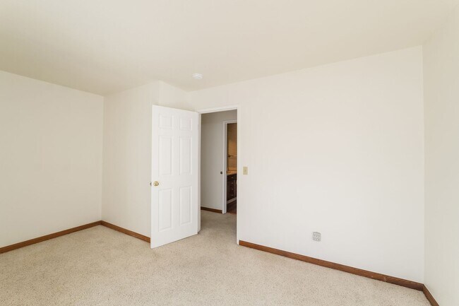 Building Photo - PURE Property Management presents: Beautiful 4 Bedroom Home Near Foxtail Golf Course