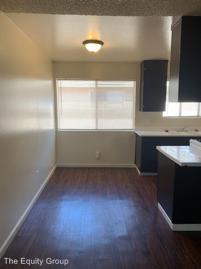 Building Photo - 615 S Demaree St