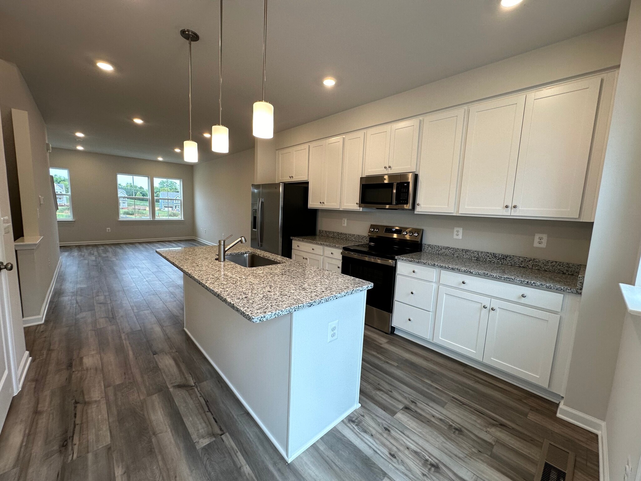 Building Photo - 318 Mineral Springs Rd