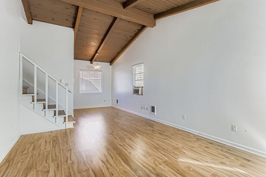 Building Photo - 5139 SE Tolman St
