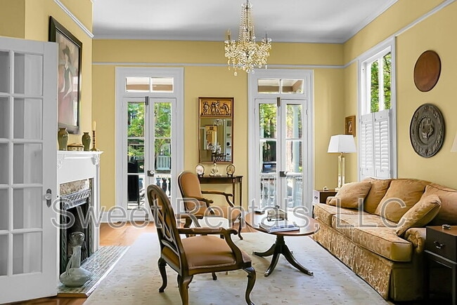 Building Photo - 6 Wentworth St