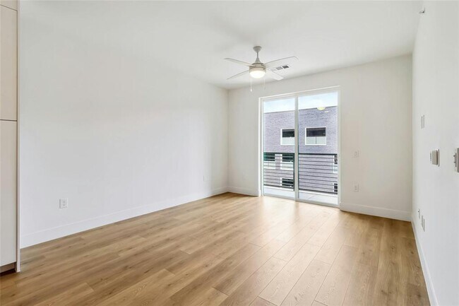 Building Photo - 1701 Simond Ave Ave