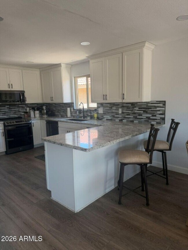 Building Photo - 26241 S Lakemont Dr
