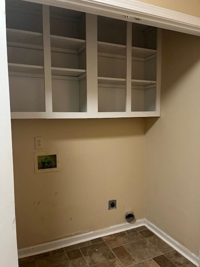 Building Photo - 2972 Woodland Ash Cove
