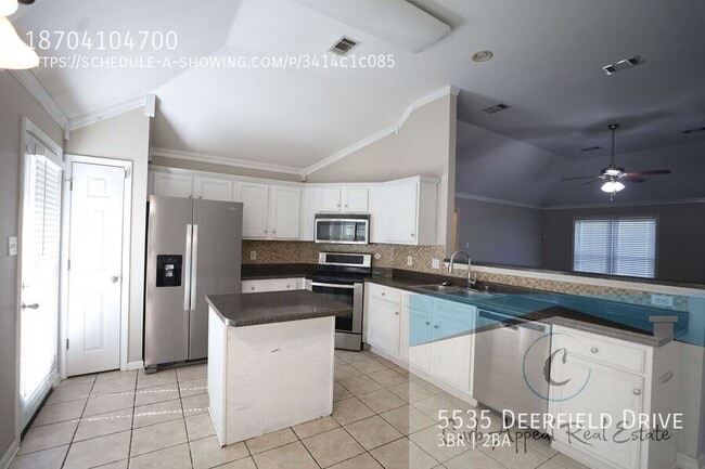 Building Photo - 5535 Deerfield Dr