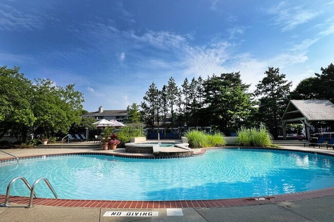 Building Photo - Deercross Apartments
