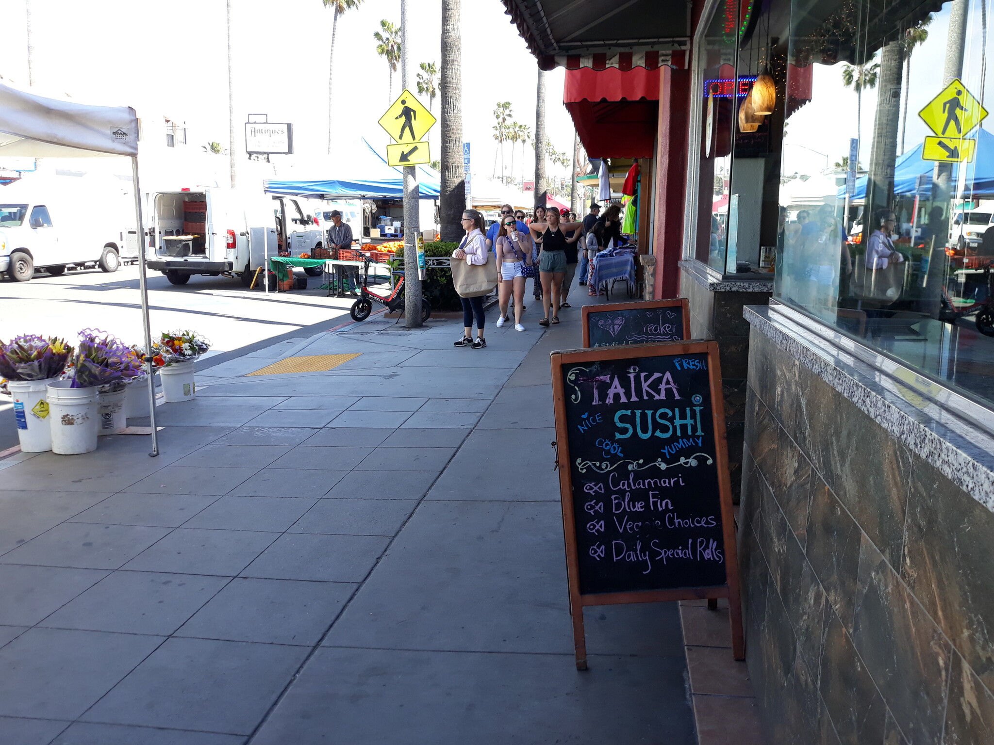 Building Photo - 5040 Santa Monica Ave