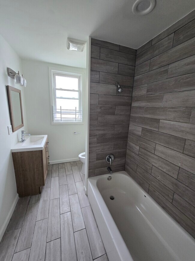 Building Photo - 27 Harrison Plz