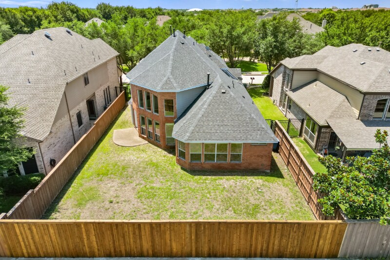 Building Photo - 396 Parkvillage Ave