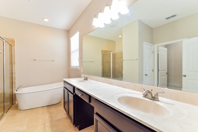 Building Photo - 3209 Olivia Breeze Dr
