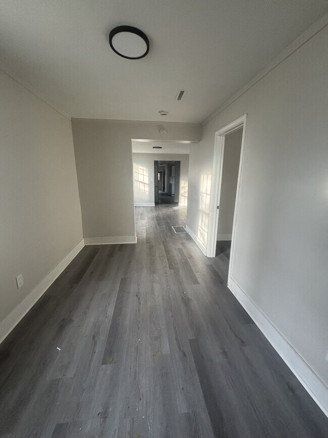 Building Photo - 8019 Platt Ave