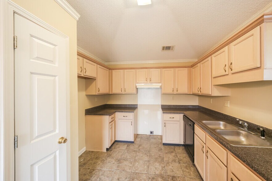 Building Photo - 8579 Brer Bear Cove