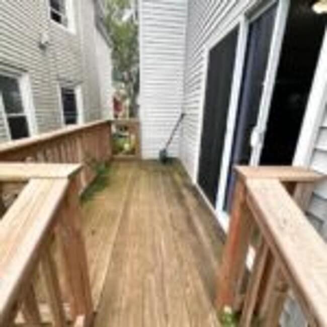 Building Photo - 2955 Exeter St